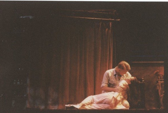 Chris in Miss Saigon5a.jpg